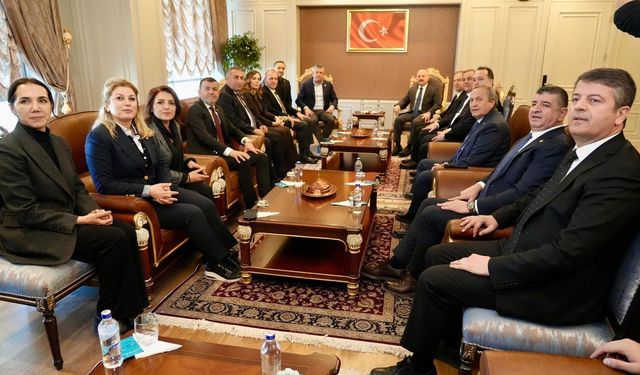 Başkan Çavuşoğlu depremin yıl dönümünde Adıyaman'da