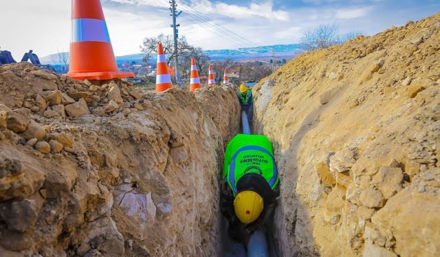 Çal Denizler'de 2 bin 718 metrelik içme suyu hattı yenileniyor
