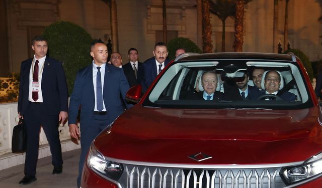 Erdoğan'dan Sisi'ye Togg hediyesi Kahire'de
