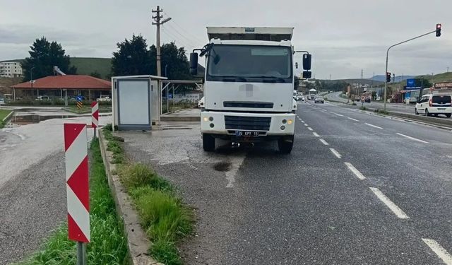 İzmir Aliağa'da feci kaza: Sürücü hayatını kaybetti