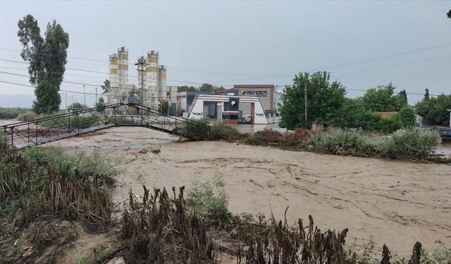 Şiddetli yağış Aydın'ı vurdu: 9 ev boşaltıldı