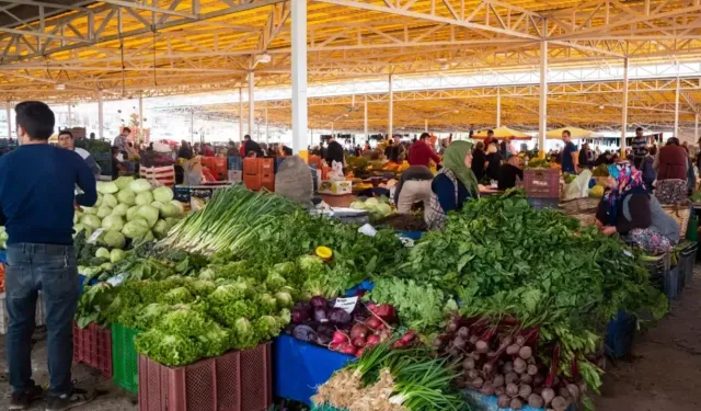 Vatandaş isyan etti: Bir dilim ekmeğe çalışıyoruz!