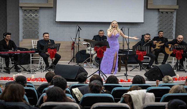 Bornova'da romantik müzik rüzgarı