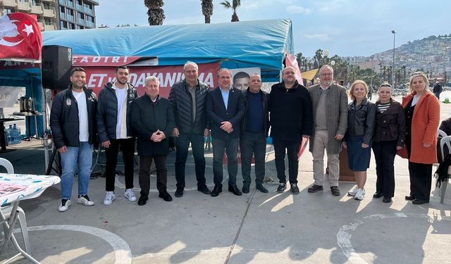 CHP Bozdoğan İlçe Örgütü, Kuşadası'nda kurulan 'adalet ve dayanışma çadırı'nı ziyaret etti.