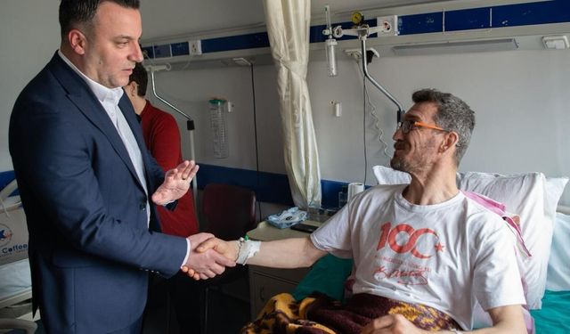 Demirtaş'tan belediye personeline geçmiş olsun ziyareti