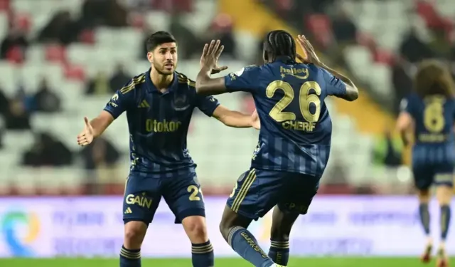 Fenerbahçe, 3. kez 2-0 geriye düştüğü maçta puan aldı