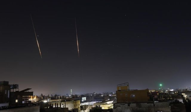 İran'dan İsrail'e yeni füze saldırısı