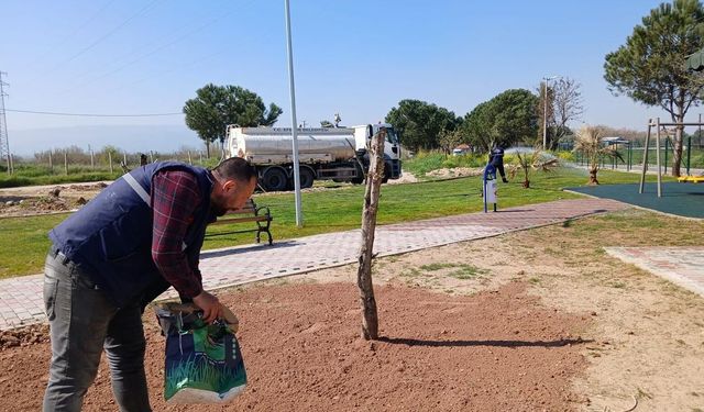 Işıklı Parkı'nda çevre düzenlemesi başladı :Efeler'in yeni sosyal alanı şekilleniyor