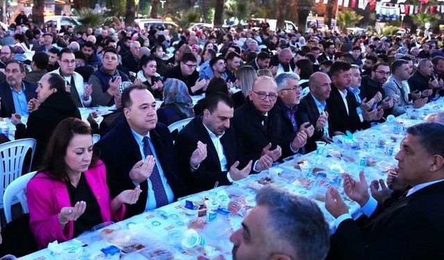 Ramazan'ın bereketi Turgutlu'da paylaşıldı