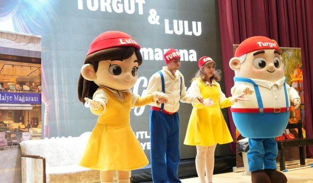 Turgutlu'da Yeni Dönem: Turgut ve Lulu Sahneye Çıktı