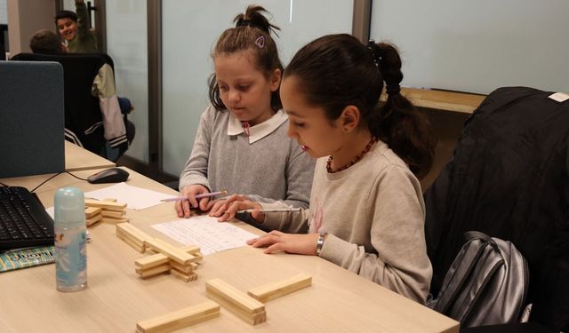 Efeler'in Teknoloji Projesi takdir topluyor