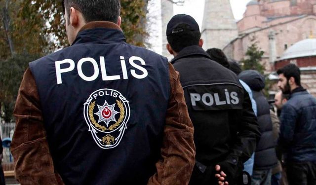 Foça'da pazar yerinde silahlı kavga