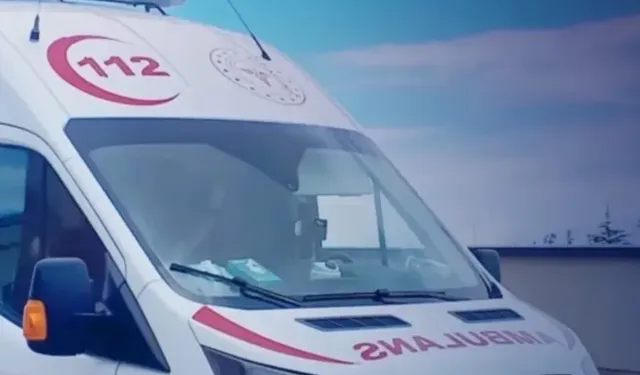 Bariyerlere çarpan araçta 4 kişi yaralandı