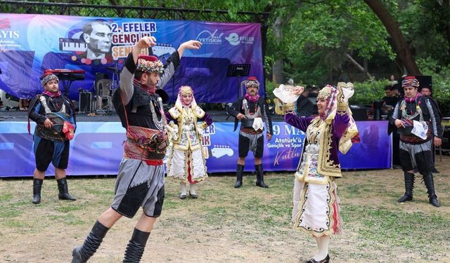 Efeler'de sanat gecesi :Başkan Anıl Yetişkin'den davet