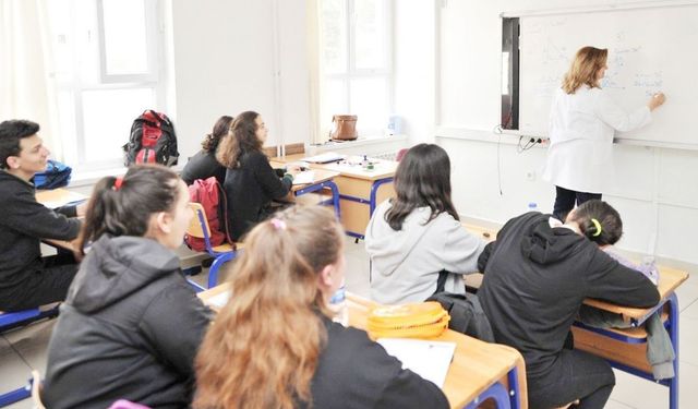 Milyonlarca öğrenci karne alıyor