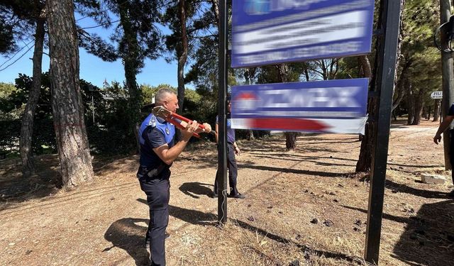 Bornova'da görsel kirliliğe zabıta freni