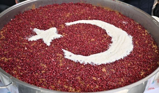 Büyükşehir'den Alaybey ve Laleli Pazarlarında Aşure İkramı