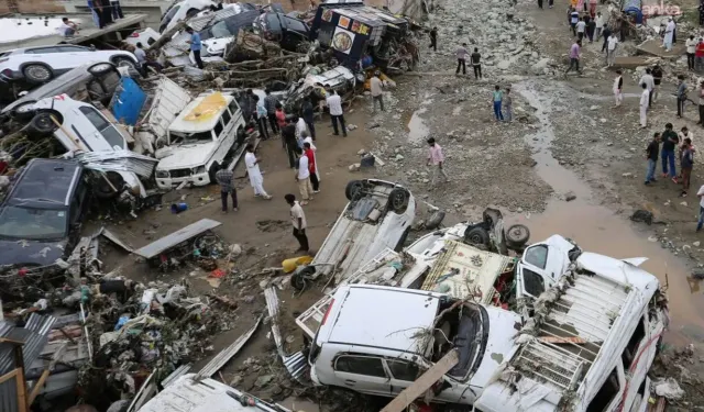 Hindistan ve Nepal'de Muson felaketi