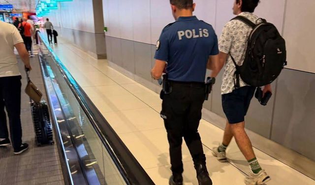 Komedyen Deniz Göktaş gözaltına alındı