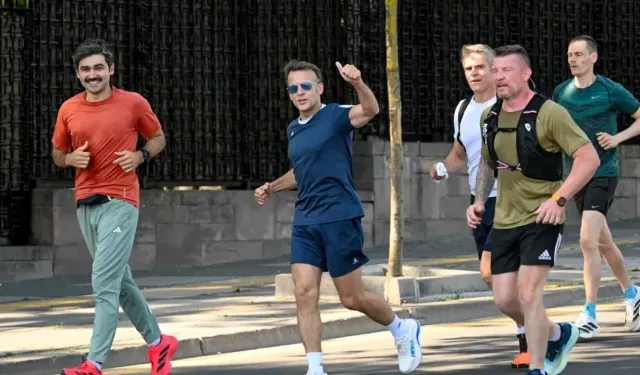 Macron, NATO Zirvesi öncesi sabah koşusu yaptı