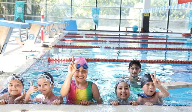 Nilüfer'de kırsal mahallelerdeki çocuklar yüzme öğreniyor