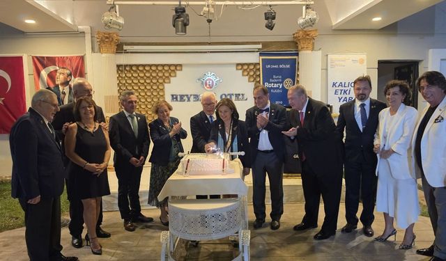 Rotary 2440'da yeni dönem başladı