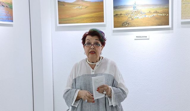 'Uzaklarda Bir Yerlerde' sergisi açıldı