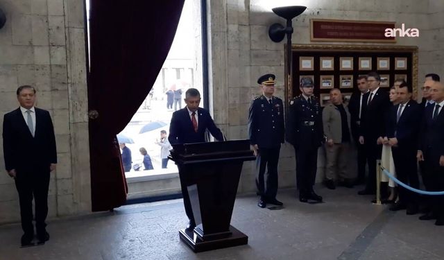 YENİ Parti'nin ilk durağı Anıtkabir oldu