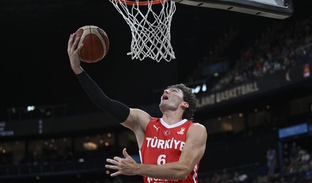12 Dev Adam, İzlanda karşısında 8'de 8 peşinde