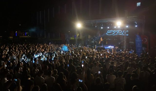 Aydın'da yaz akşamı Eypio konseriyle renklendi