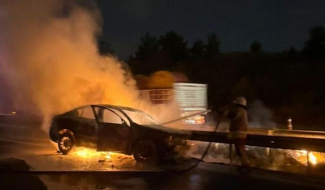 Belen'de yanan otomobil kullanılmaz hale geldi