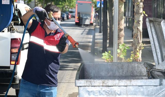 Büyükşehir'den Konteynerlerde Temizlik Seferberliği