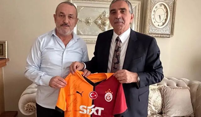 Ev hapsindeki ultrAslan liderine MHP ziyareti