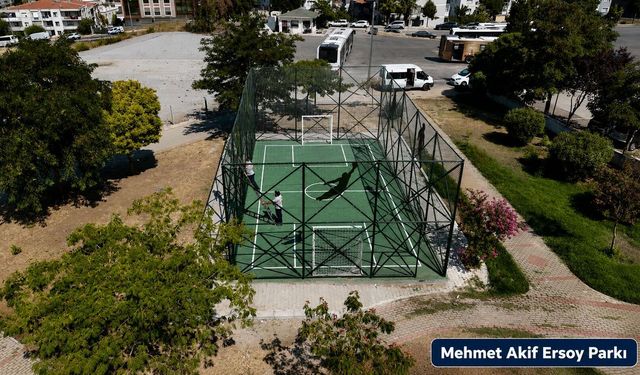 Karabağlar 'da 5 mahalleye 5 yeni mini futbol sahası