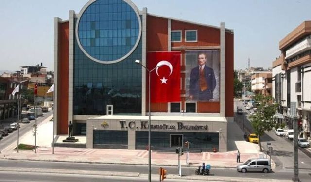 Karabağlar'da 7 meclis üyesi CHP'den ayrıldı