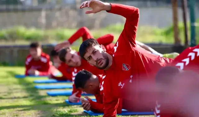 Karşıyaka, Erbaaspor ile hazırlık maçında berabere kaldı