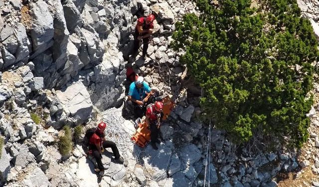 Ölüdeniz'de yamaç paraşütü kazası: 2 kişi öldü