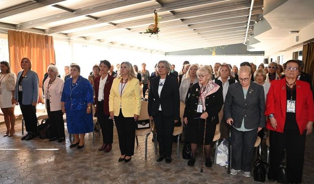 Kuşadası'nda 'Kadınlar var' zirvesi başladı