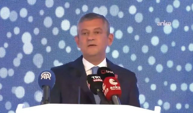 Özgür Özel, Sosyalist Enternasyonal toplantısına katıldı