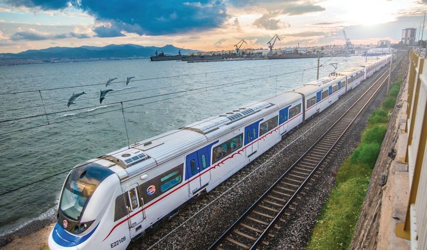 1 Mayıs Perşembe İzmir İZBAN tren saatleri ve durak bilgisi