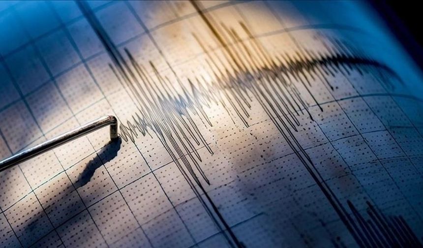 7,4 büyüklüğünde deprem! Tsunami uyarısı yapıldı