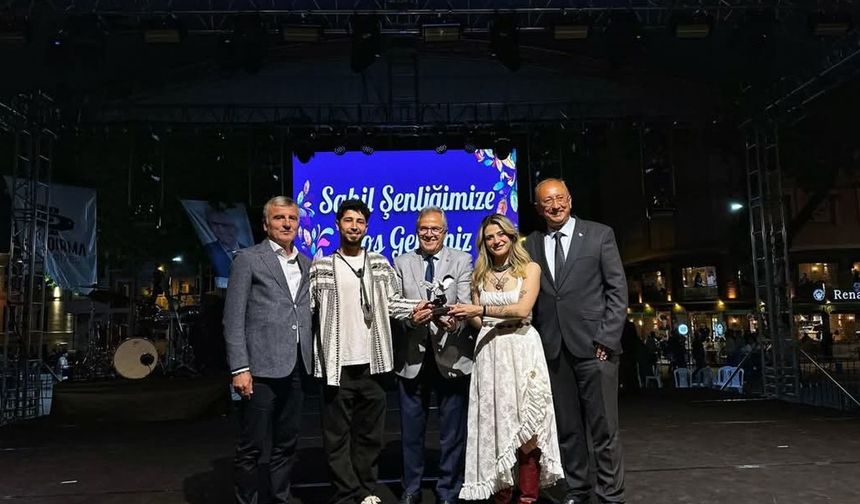 Bandırma Sahil Şenlikleri renkli görüntülerle başladı