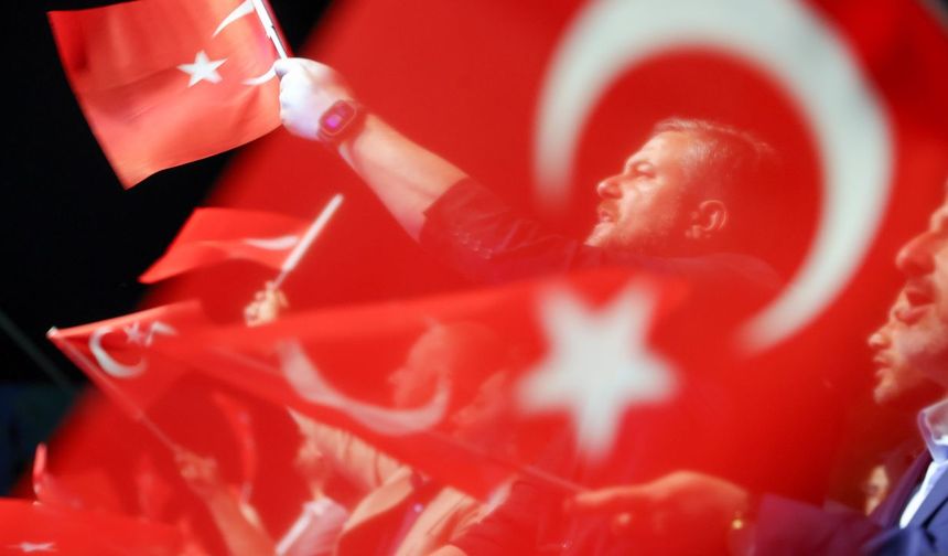 Başkan Duman’dan bayrak çağrısı: “Buca’yı gelincik tarlasına çeviriyoruz”