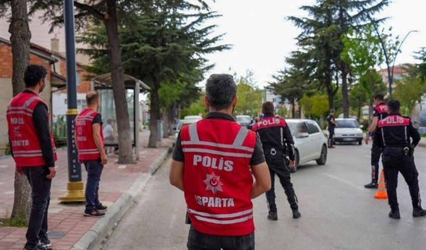 Isparta’da okul çevresi denetimi: 25 araca ceza