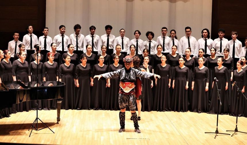 İzmir Uluslararası Çoksesli Korolar Festivali başladı: 75 koro sahnede