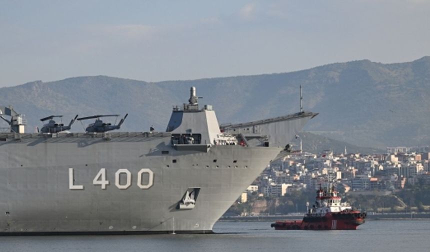 TCG Anadolu İzmir'de