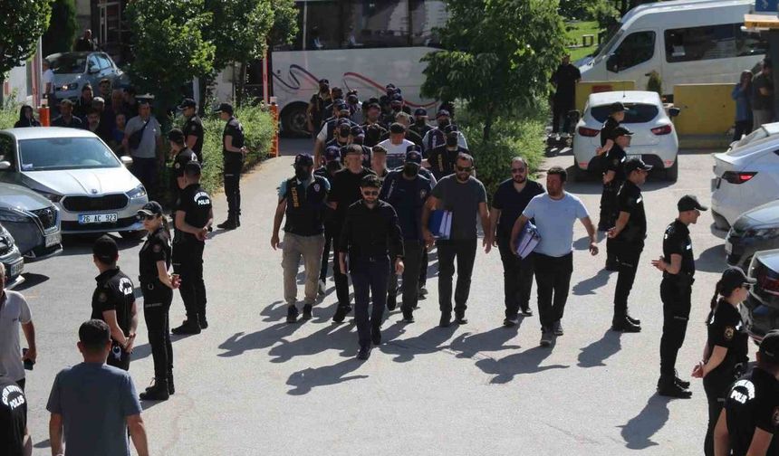 Banka hacmi 235 milyon liraya ulaşan dolandırıcılık şebekesine operasyon: 9 gözaltı