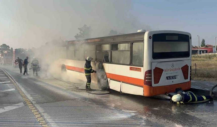 Eskişehir’de yolcu otobüsü yandı: 1 yaralı