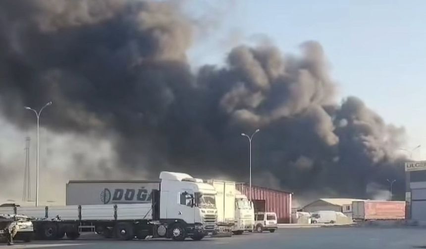 Gaziantep’te yoğun dumana neden olan lastik yangını korkuttu