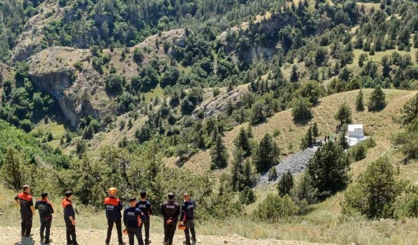 Göçüğün yaşandığı taş ocağından ilk görüntüler